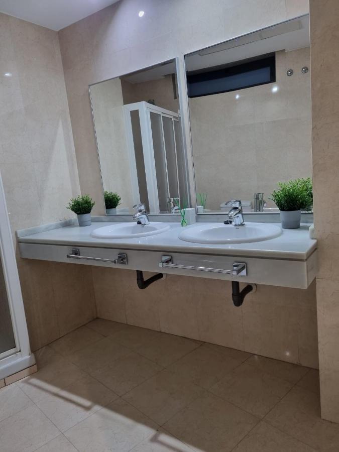 San Bernardo Family Apartment Sevilla Buitenkant foto