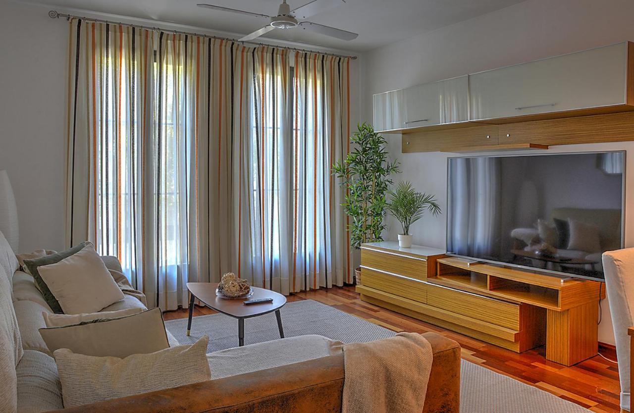 San Bernardo Family Apartment Sevilla Buitenkant foto
