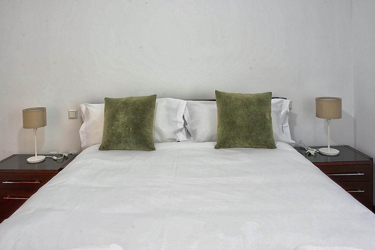 San Bernardo Family Apartment Sevilla Buitenkant foto