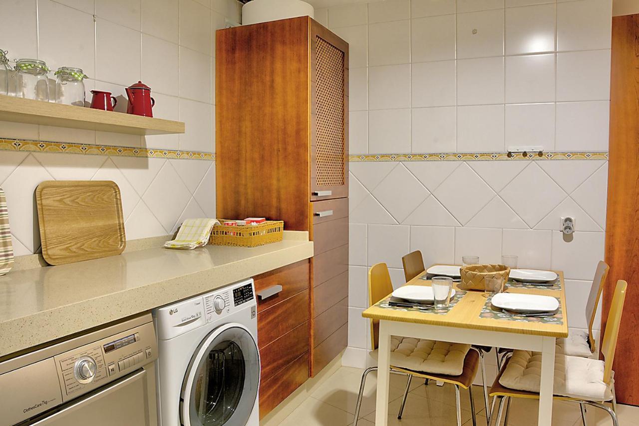 San Bernardo Family Apartment Sevilla Buitenkant foto