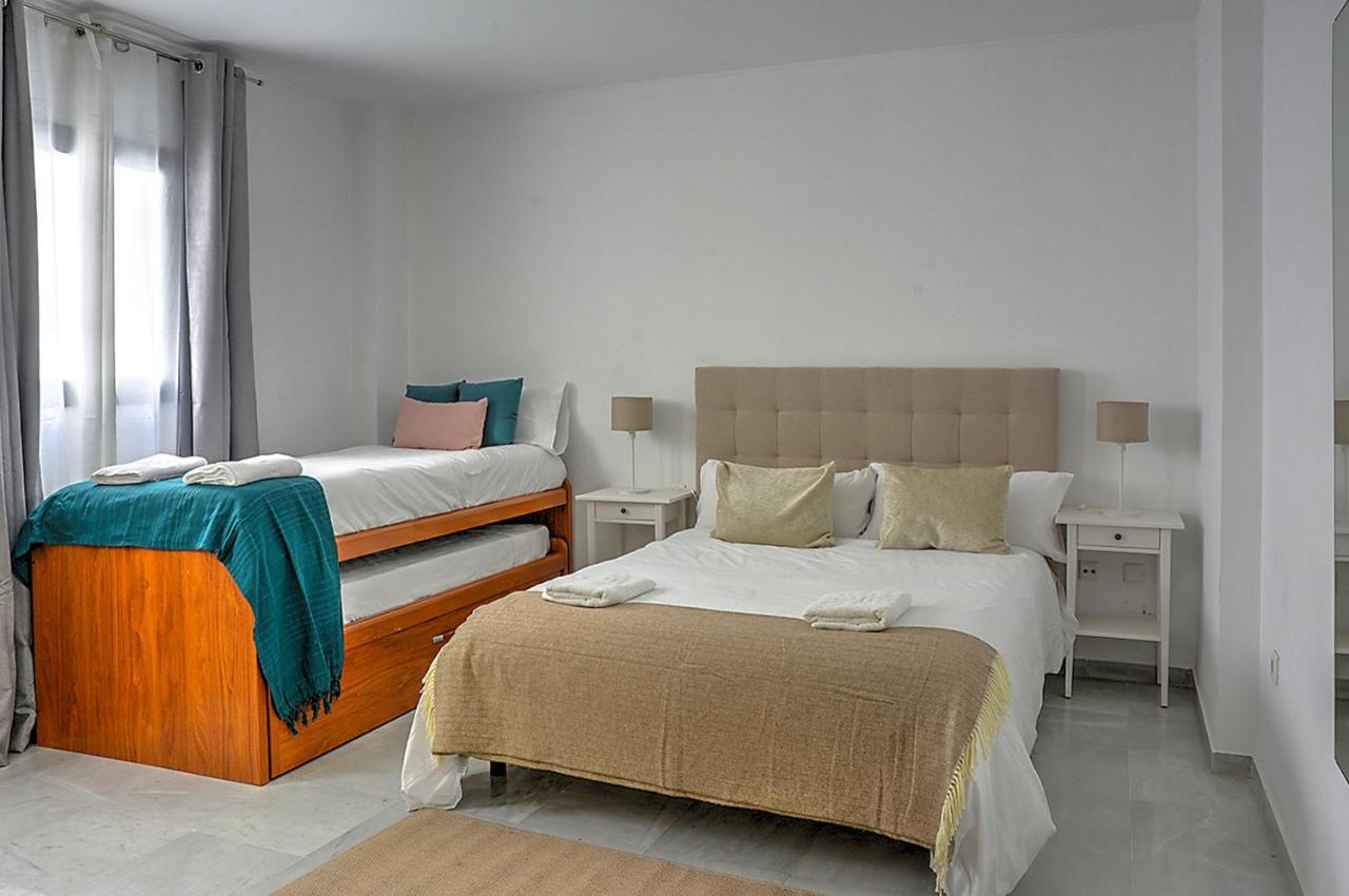 San Bernardo Family Apartment Sevilla Buitenkant foto