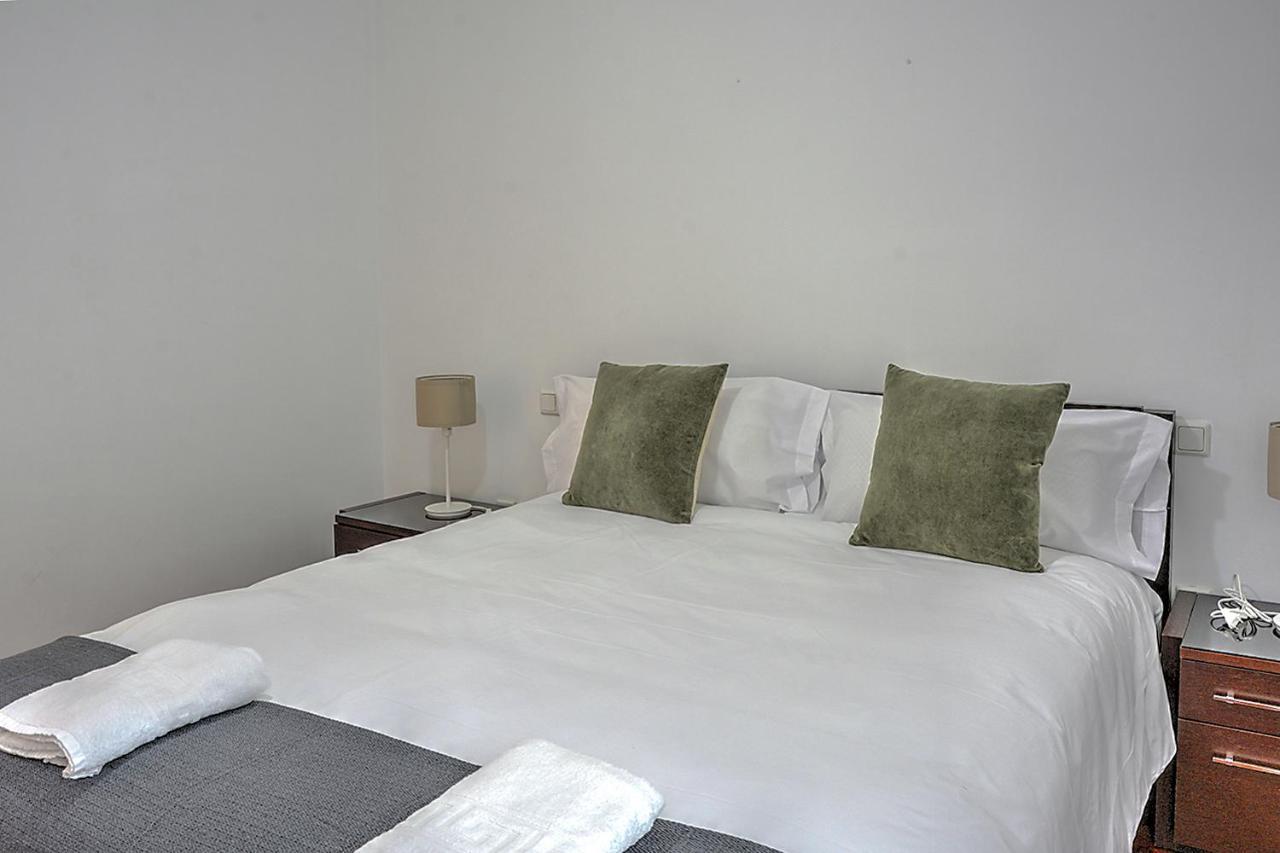 San Bernardo Family Apartment Sevilla Buitenkant foto