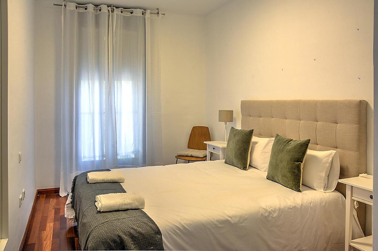 San Bernardo Family Apartment Sevilla Buitenkant foto