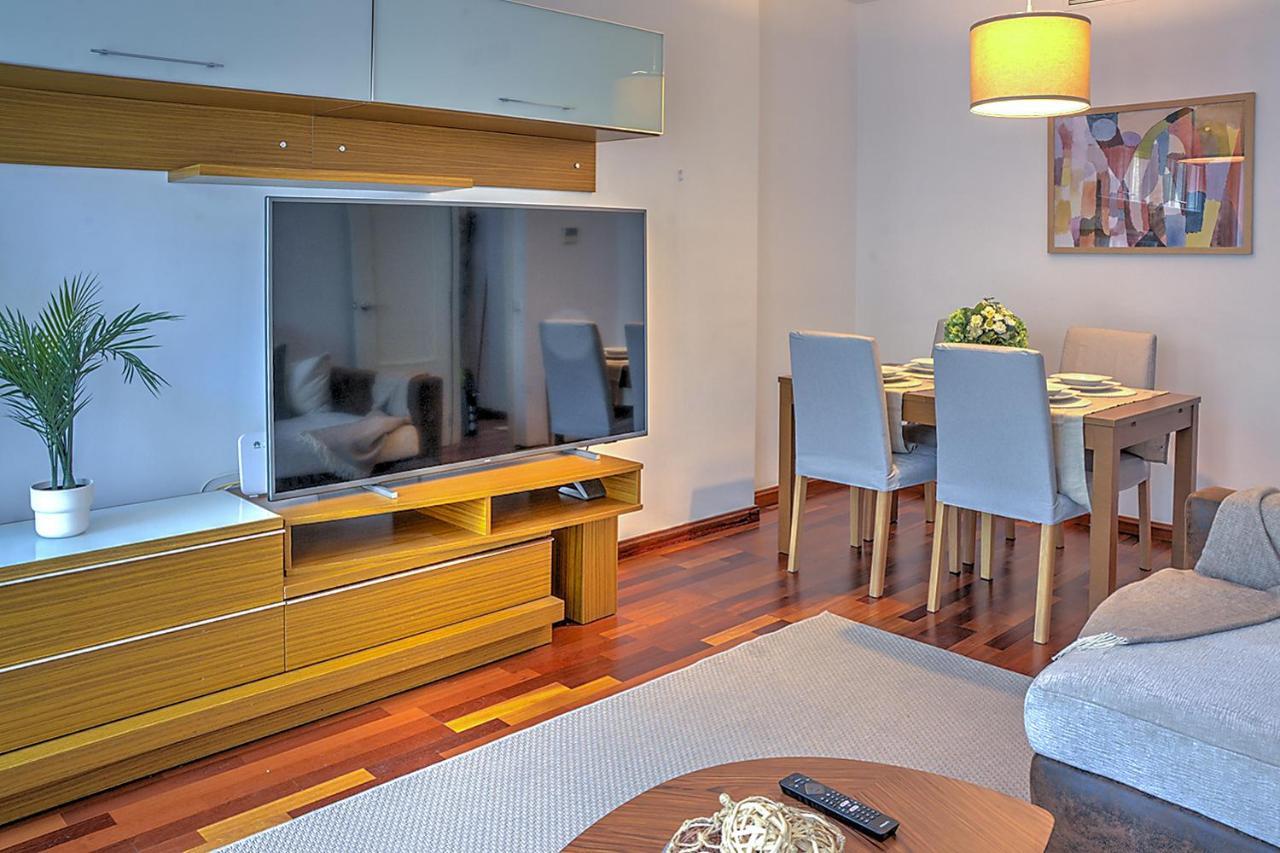 San Bernardo Family Apartment Sevilla Buitenkant foto