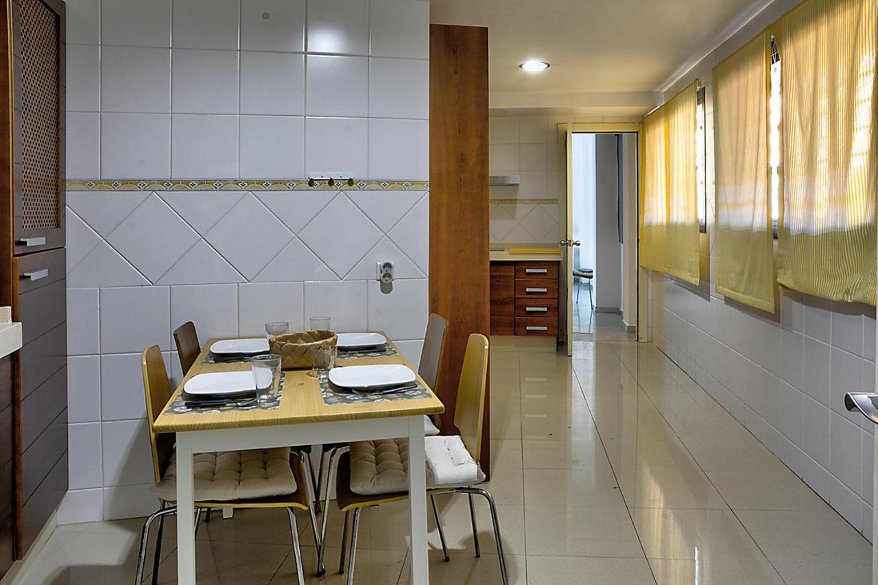 San Bernardo Family Apartment Sevilla Buitenkant foto